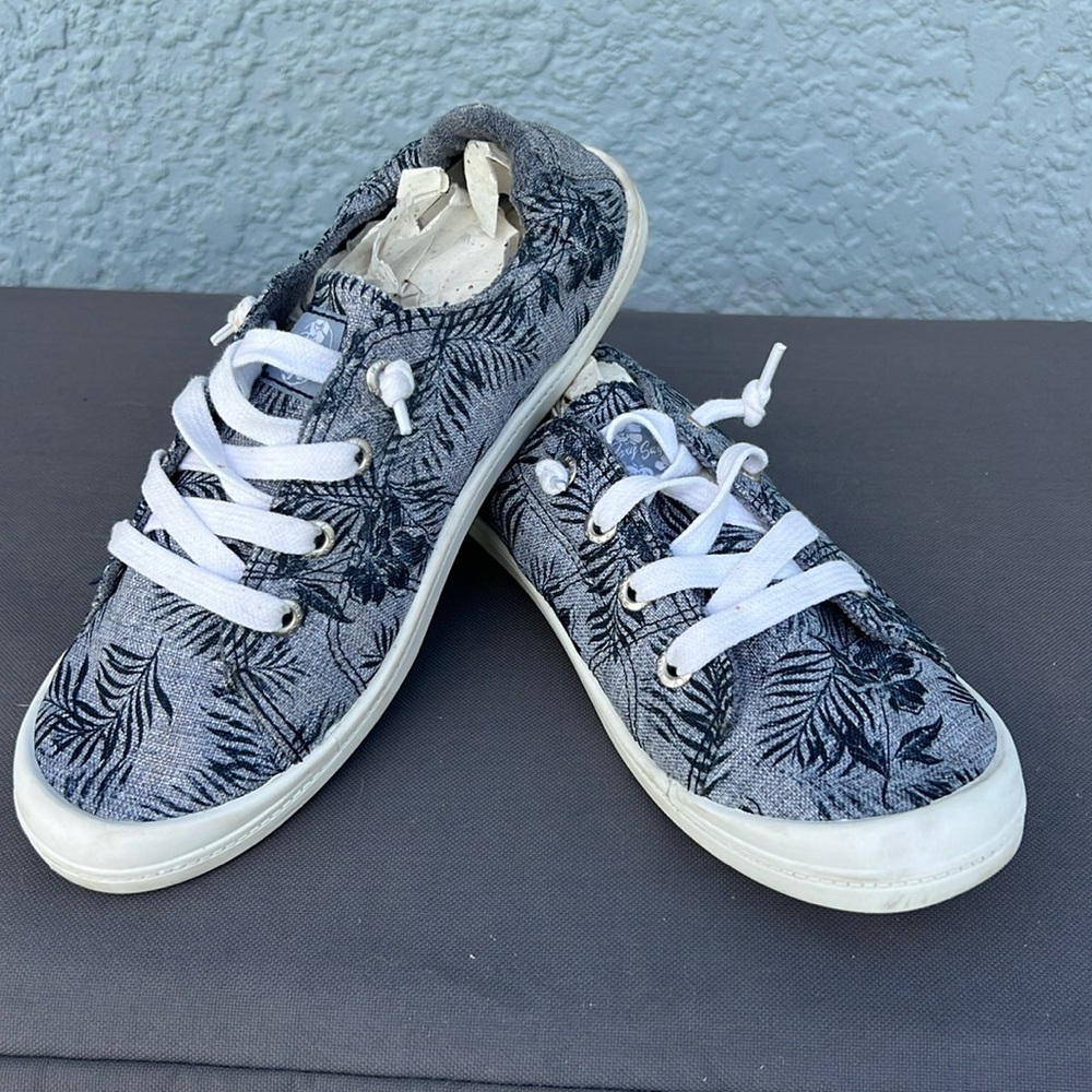 Roxy shoes/sneakers